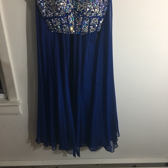 Prom dress - Picture 3 of 4